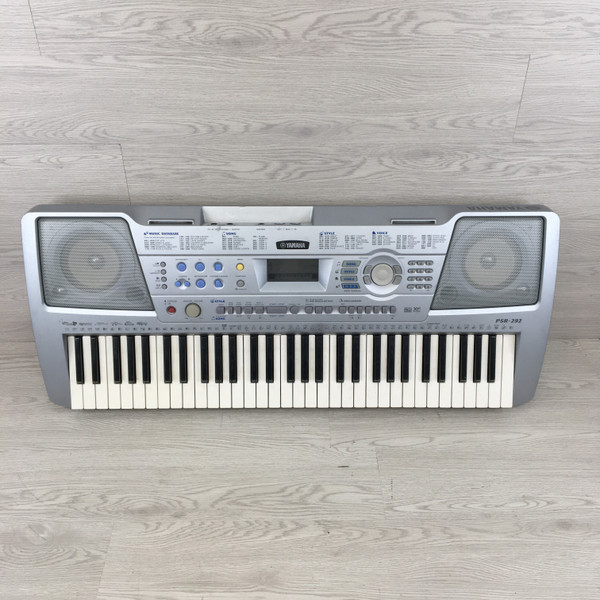 Used Yamaha PSR-275 61-Key Keyboard 61-Key