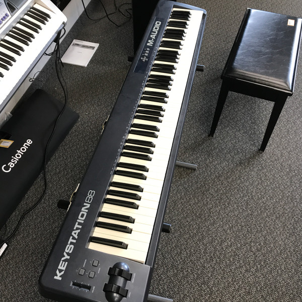 Used M-AUDIO KEYSTATION 88 MK3 Controller