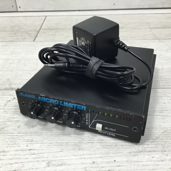 Used Behringer ULTRAGAIN DIGITAL ADA8200 Pro Sound Effects Unit