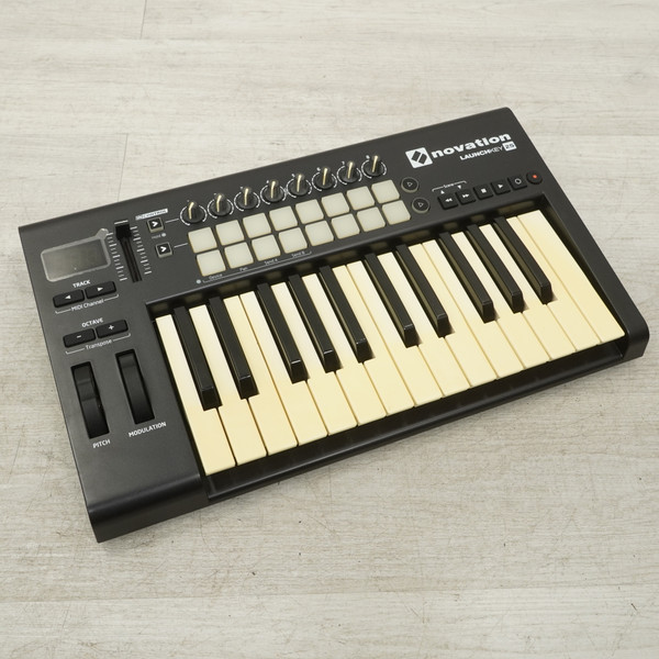 Used Novation LAUNCHKEY 25 MK3 25-Key Controller 25-Key