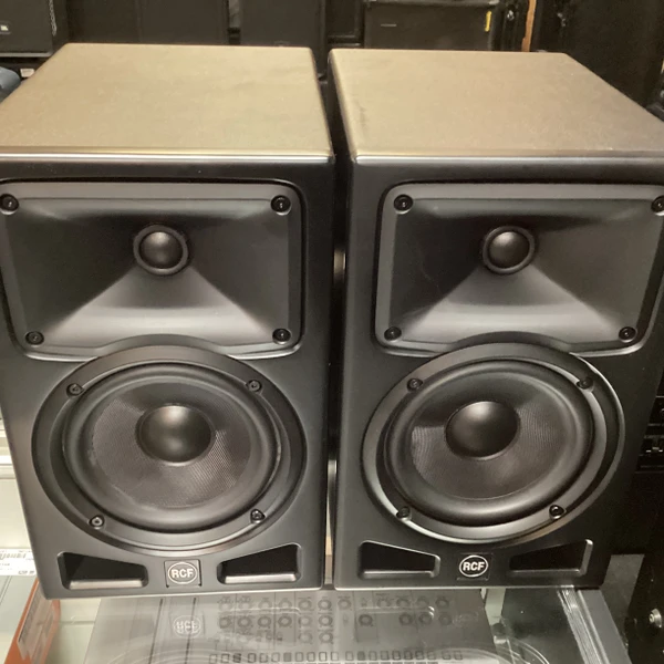 Used Center Point Stereo SPACE STATION V3 Powered Studio Monitor