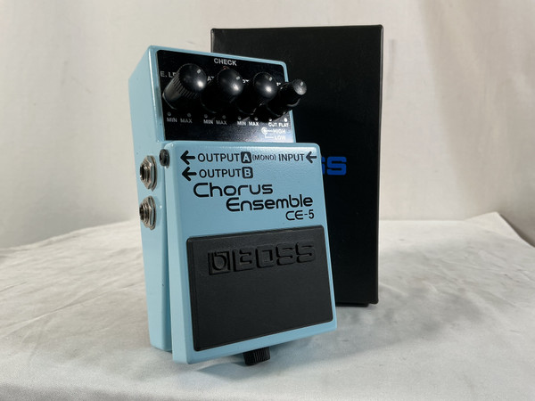 Used VISUAL SOUND H2O LIQUID CHORUS ECHO Guitar Pedal