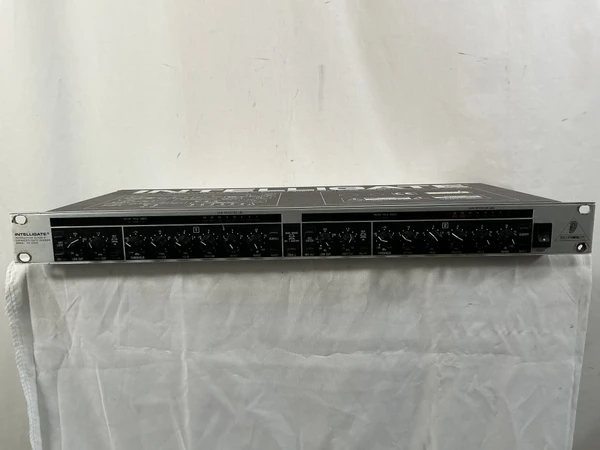 Used Behringer SHARK FBQ100 Pro Sound Effects Unit