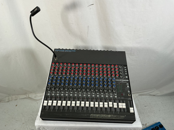 Used Mackie 1402-VLZ3 Mixing Console