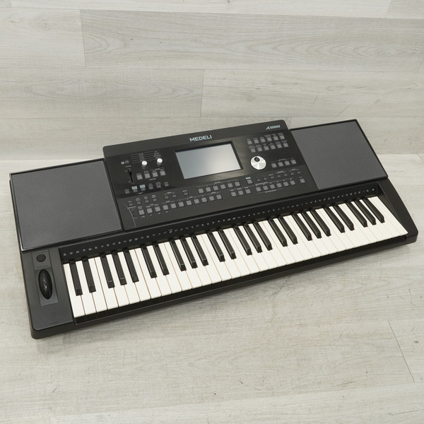 Used Yamaha PSR-630 61-Key Keyboard 61-Key