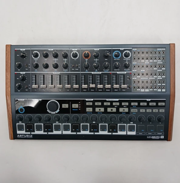 Used Tube Works RT 3300 Bass Amp Head