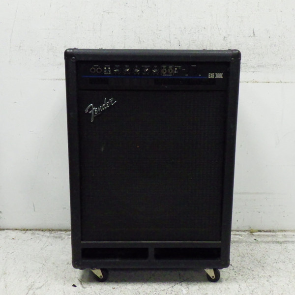 Used Roland DB-700 -WEAR- 1 x 15 Bass Combo Amplifier 1 x 15