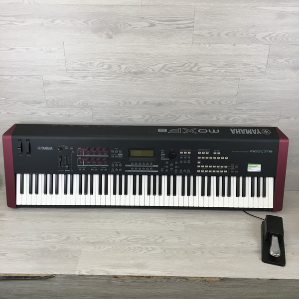 Used Yamaha MOXF8 88-Key Keyboard 88-key