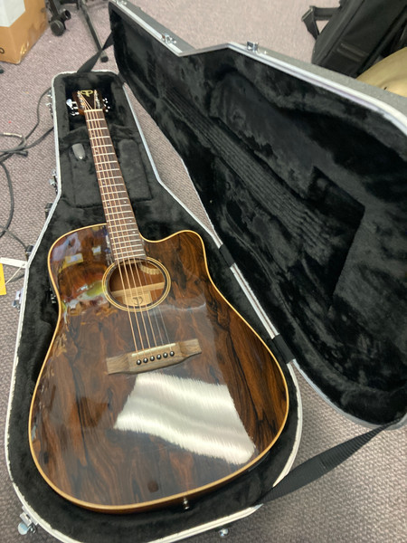 Used Taylor ACADEMY 10E Solid Top Acoustic Guitar Natural