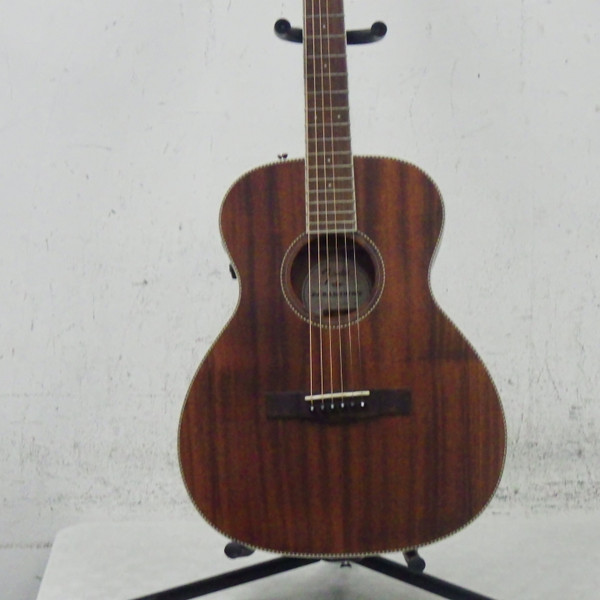Used Taylor ACADEMY 10E Solid Top Acoustic Guitar Natural