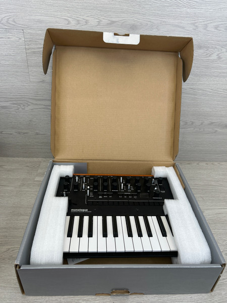 Used Yamaha PSR-340 61-key Digital Piano 61-key