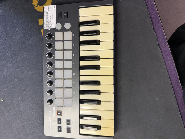 Used Novation LAUNCHKEY 25 MK3 25-Key Controller 25-Key
