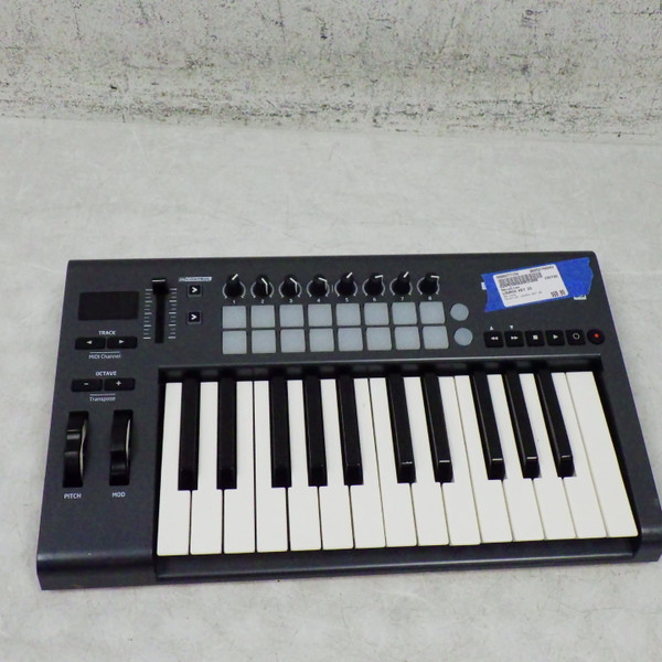 Used Novation LAUNCHKEY MINI MK3 CONTROLLER 25-Key Controller 25-Key