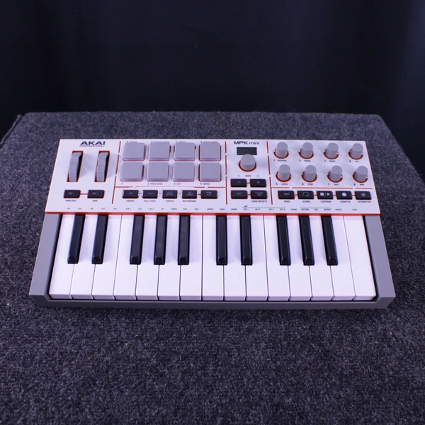 Used Akai PROFESSIONAL MPK MINI 25-Key Controller 25-Key