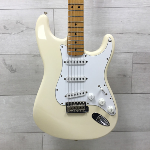 Used Fender 1996 AVRI 62 STRATOCASTER S Type Electric Guitar White