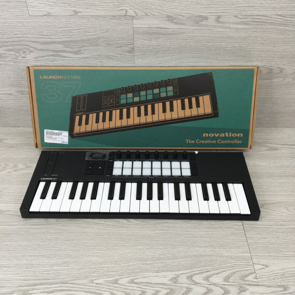 Used Novation LAUNCHKEY 49 MK3 49-Key Controller 49-Key