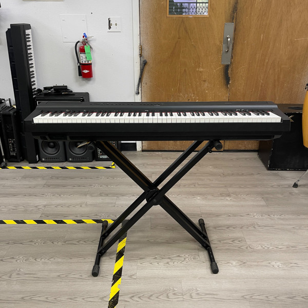Used Yamaha P-125 W/ AC/SUSTAIN 88-Key Keyboard 88-key