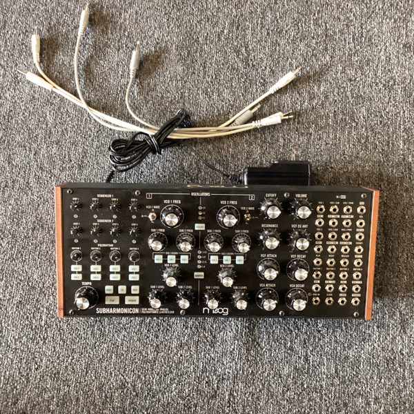 Used Korg IS50 Vintage 61-Key Synthesizer 61-Key