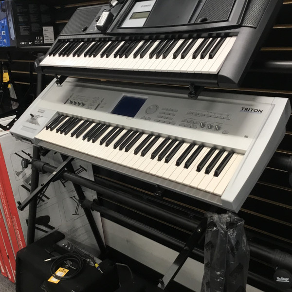 Used Korg KROME 61 BLUE SYNTH W/AC 61-Key Synthesizer 61-Key
