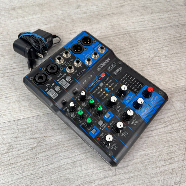 Used PEAVEY RQ 2314 Mixing Console