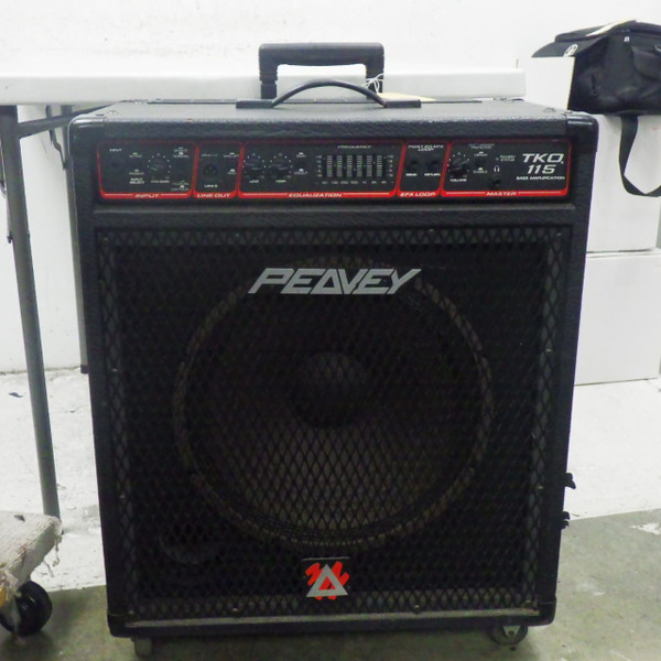 Used Peavey TKO 115 80W BASS COMBO 1 x 15 Bass Combo Amplifier 1 x 15