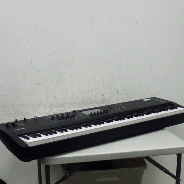 Used Yamaha Motif XF8 Synthesizer 88-Key