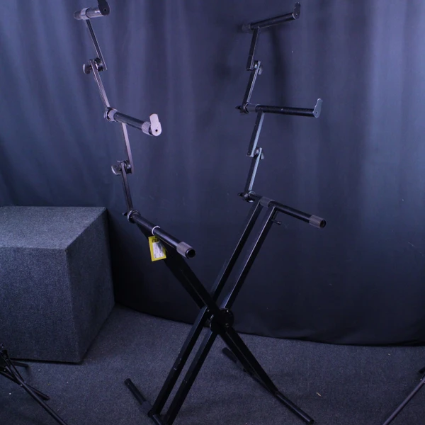 Used Quik Lok Z-726 KEYBOARD STAND Tiered Keyboard Stand
