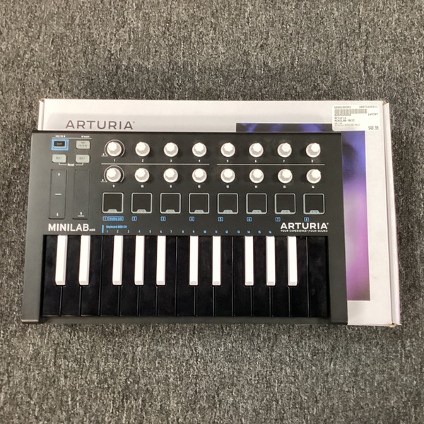 Used Novation LAUNCHKEY MINI MKII Compact Controller Compact