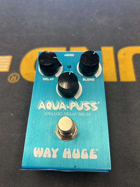 Used AKAI Headrush E1 - Delay and Looper Pedal