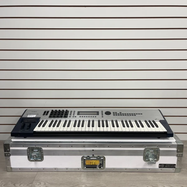 Used Korg KROME 61 BLUE SYNTH W/AC 61-Key Synthesizer 61-Key