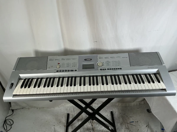 Used Yamaha NP-30 PORTABLE GRAND 76-Key Keyboard 76-key