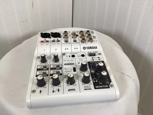 Used Mackie PRO FX8 V2 MIXER Compact Mixer