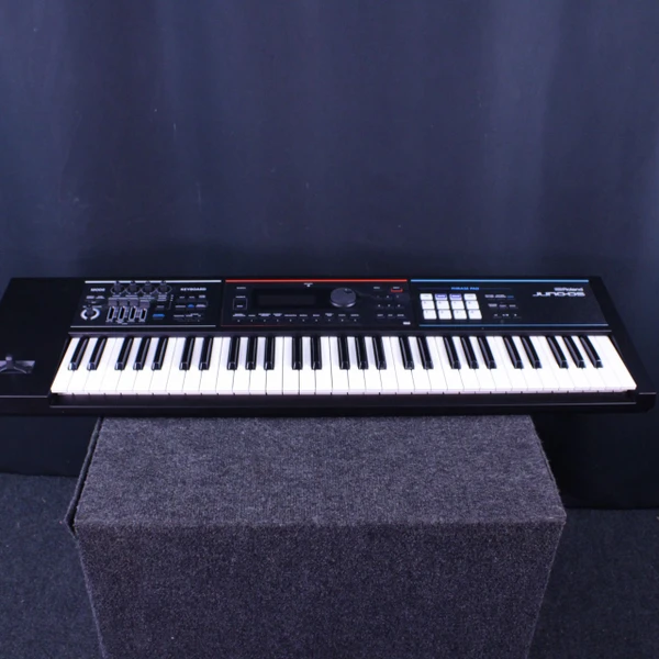 Used KORG M3 61 Synthesizer