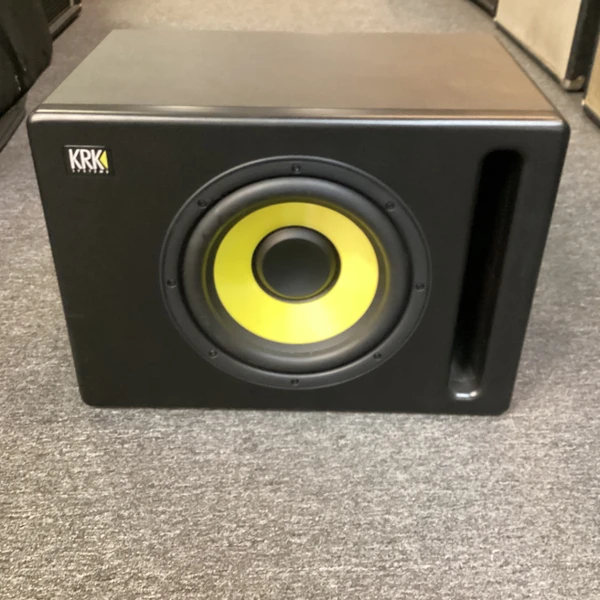 Used Peavey PV118D 18 INCH POWERED SUBWOOFER Powered Sub