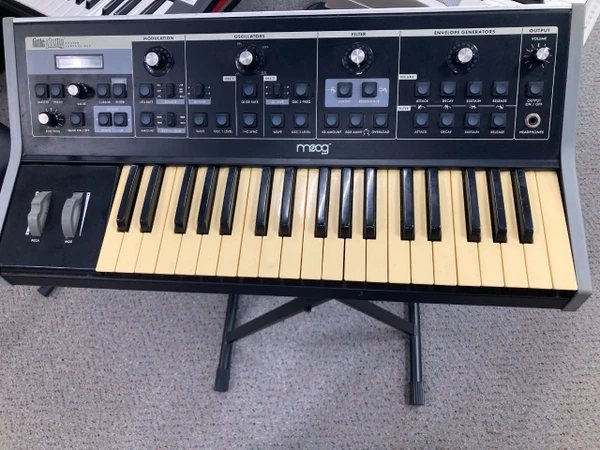 Used KORG TRINITY V3 Synthesizer