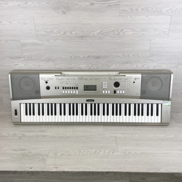 Used Yamaha DGX-305 W/AC 76-Key Keyboard 76-key