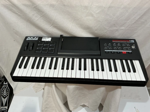Used Akai MPK 249 MIDI CONTROLLER 49-Key Controller 49-Key