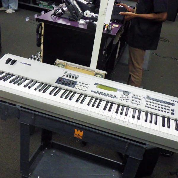 Used Korg TRITON EXTREME 88-Key Keyboard 88-key