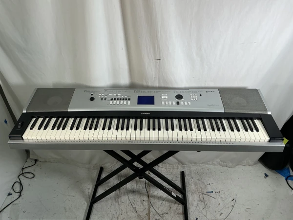 Used Yamaha DGX-505 PORTABLE GRAND W/O STAND/SUSTAIN 88-Key