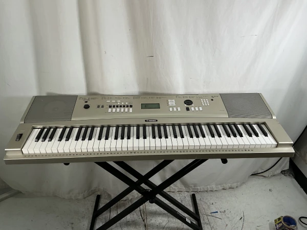 Used Yamaha NP-30 PORTABLE GRAND 76-Key Keyboard 76-key