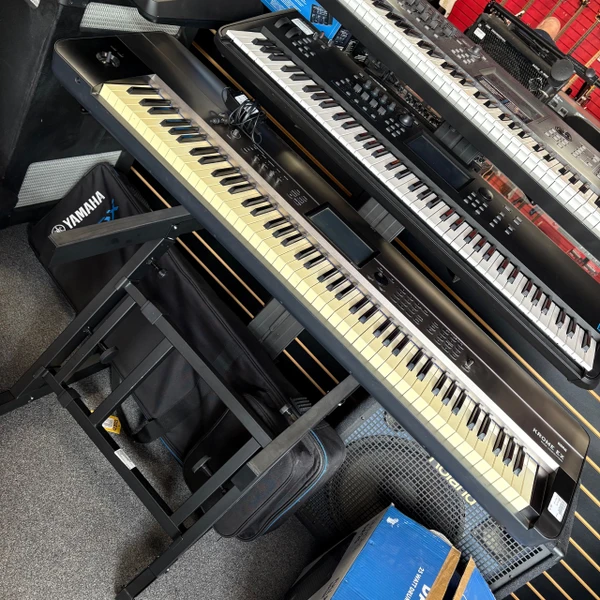 Used Yamaha Motif 8 - Sampling Synthesizer Workstation - 88-key