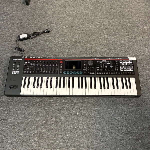 Used Korg TRITON EXTREME 61 WORKSTATION 61-Key Synthesizer 61-Key
