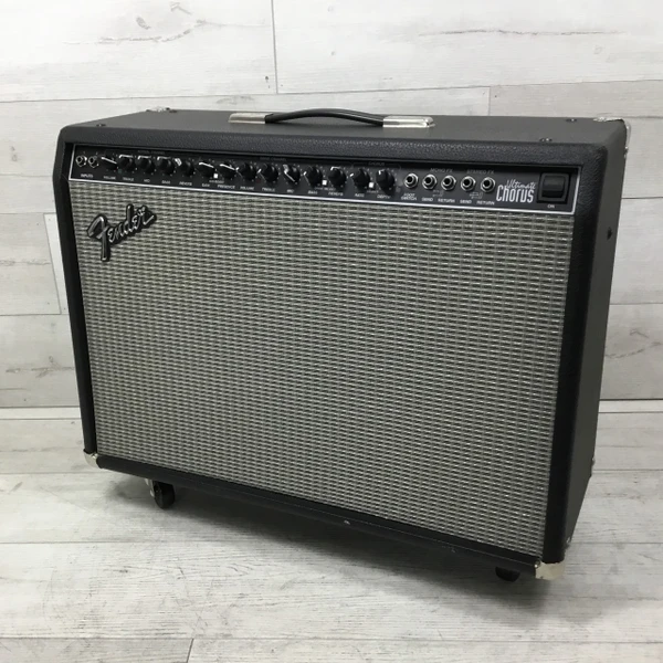 Used Fender PRINCETON CHORUS 2 x 12 Solid State Amplifier 2 x 12