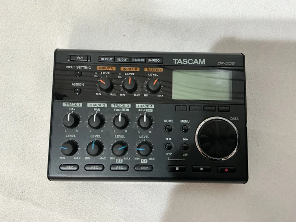 Used Korg D8 DIGITAL RECORDING STUDIO Compact Recording Device