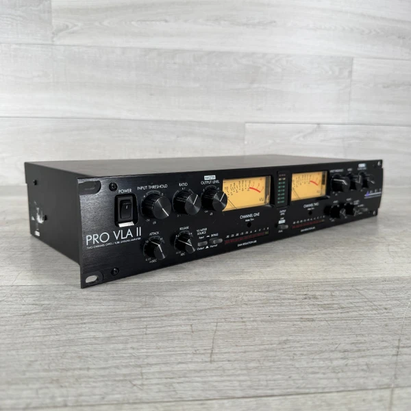 Used Behringer Mdx 8000 Combinator Compressor