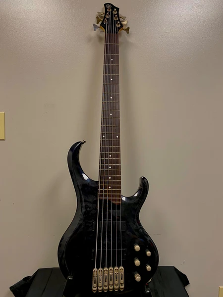 Used Squier VISTA SERIES MUSICMASTER Bass Guitar Black 4-String