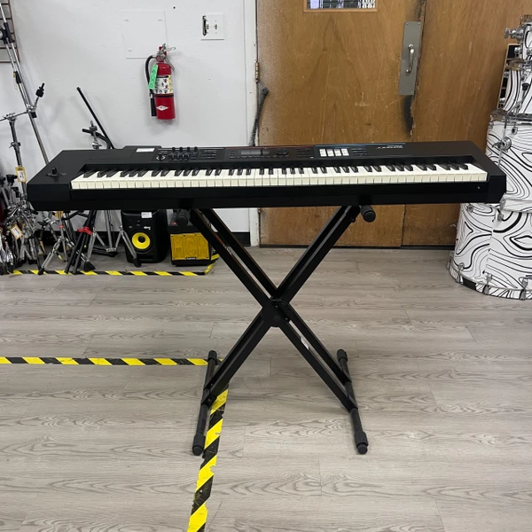 Used Korg TRITON EXTREME 88-Key Keyboard 88-key