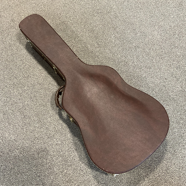 Used ACOUSTIC DREADNOUGHT GUITAR HARD CASE