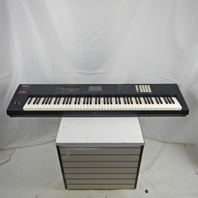 Used Roland FA 08 88 KEY SYNTHESIZER 88-Key Synthesizer 88-key