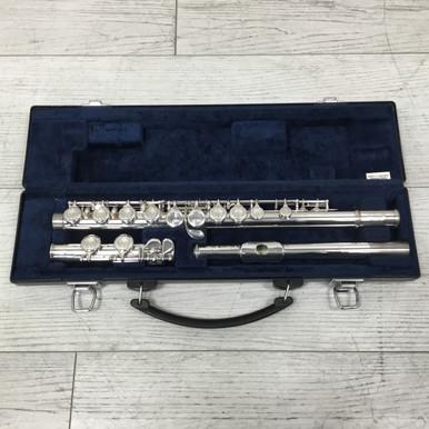 Used Yamaha YFL-221 STUDENT FLUTE WITH CASE Student Flute